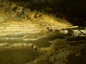 Akiyoshido cave